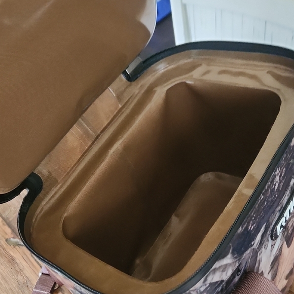 RTIC Brand Camouflage Cooler Bag - Picture 2 of 5